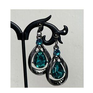 Teal Crystal Teardrop Dangle Earrings Silver Tone Vintage Style Statement